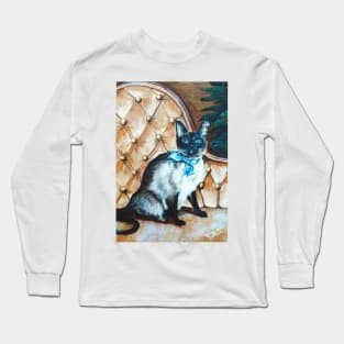 KIE. THE SIAMESE CAT, WITH A CHEWED EAR Long Sleeve T-Shirt